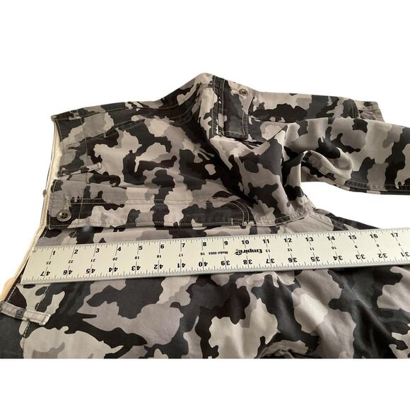 NWT Levi's Cargo I Shorts Mens Large Gray Black Camo Relaxed Fit White Tab - Picture 11 of 16